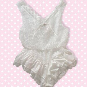 sweet vintage lace lingerie teddy 🎀 🪽
